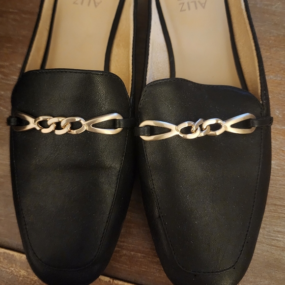 Mule - Picture 2 of 6